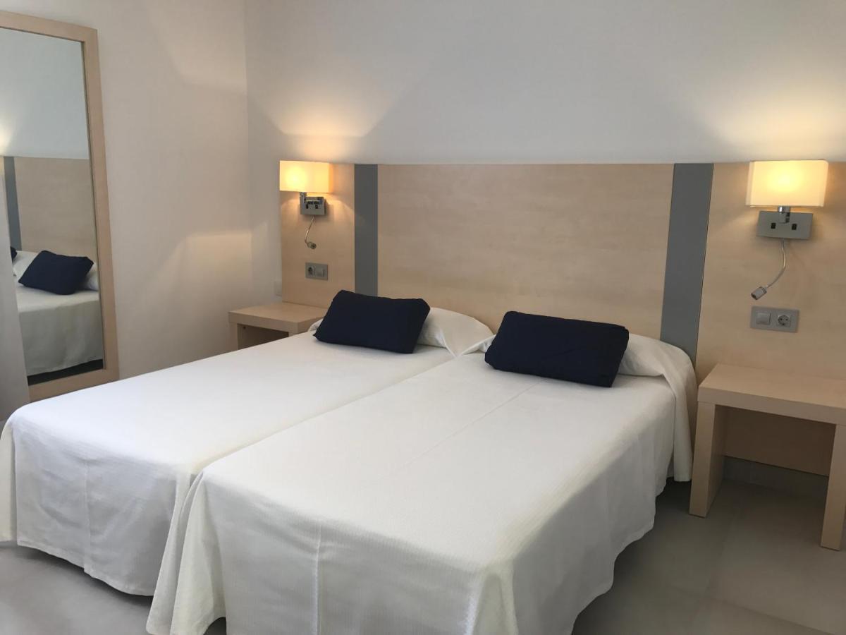 Apartaments Blau Mar Playa Migjorn Exterior foto